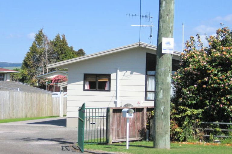 Photo of property in 18 Island View Road, Western Heights, Rotorua, 3015