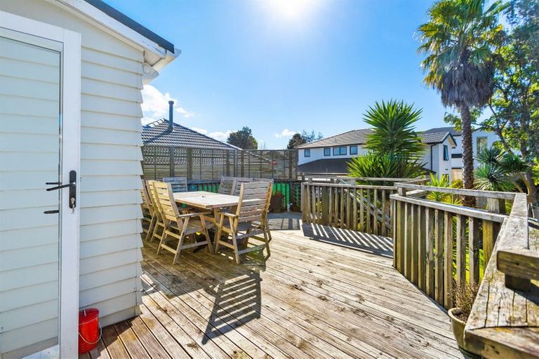 Photo of property in 53 Taikata Road, Te Atatu Peninsula, Auckland, 0610