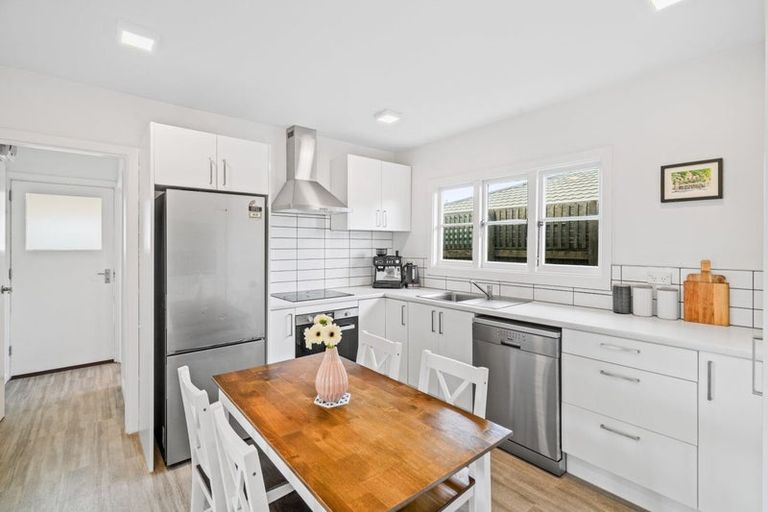 Photo of property in 2 Rustic Lane, Spreydon, Christchurch, 8024