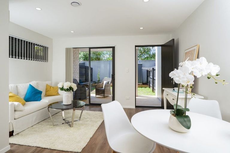 Photo of property in 21 Huri Street, Mangere Bridge, Auckland, 2022