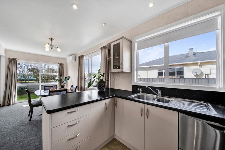 Photo of property in 77 Blake Street, Waitara, 4320