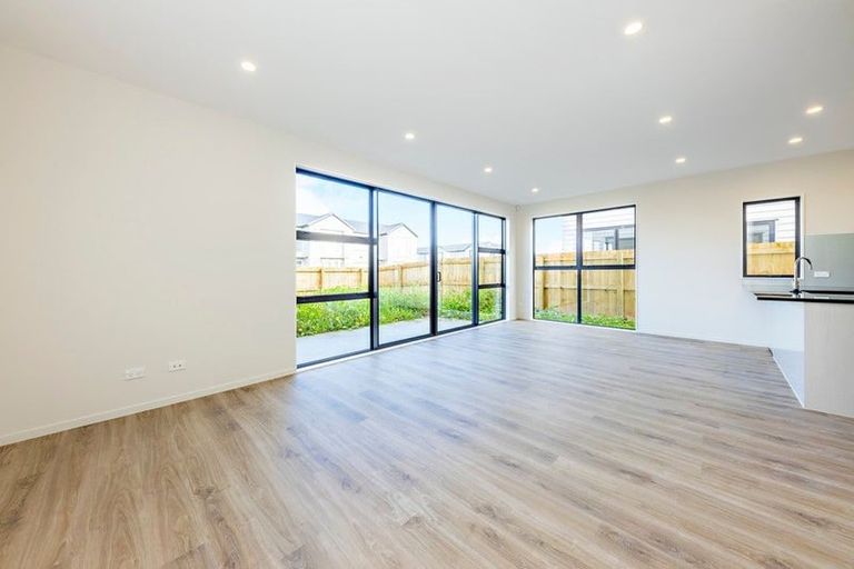Photo of property in 4 Hollowout Street, Takanini, 2112
