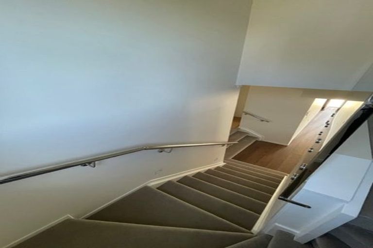 Photo of property in 30 Sorrel Crescent, Bucklands Beach, Auckland, 2012