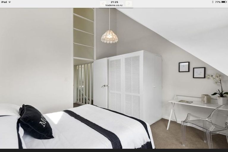 Photo of property in 92b Aikmans Road, Merivale, Christchurch, 8014