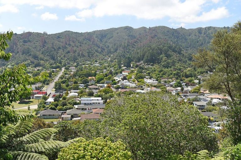 Photo of property in 43 August Street, Stokes Valley, Lower Hutt, 5019