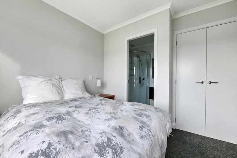 Photo of property in 24 Hokioi Drive, Kenepuru, Porirua, 5022
