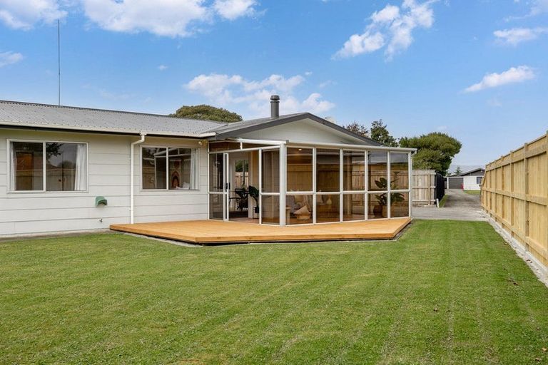 Photo of property in 49 Acacia Street, Kelvin Grove, Palmerston North, 4414