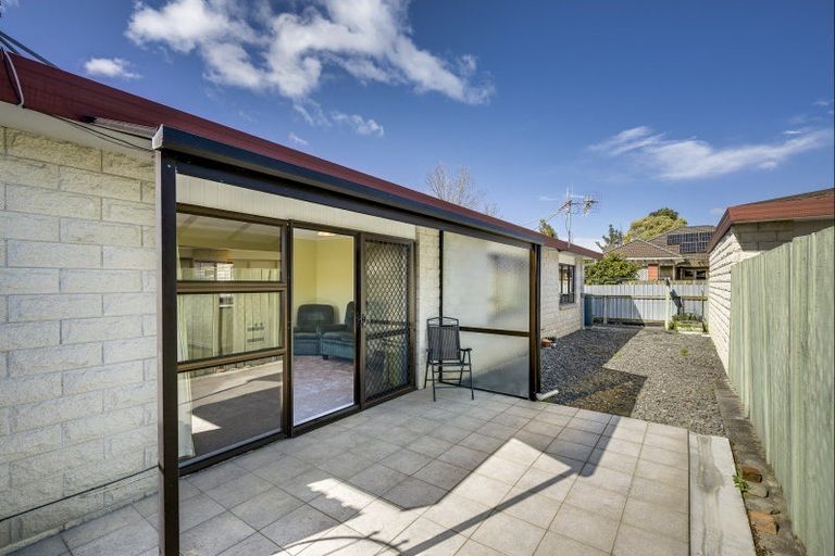 Photo of property in 2/52 Avondale Road, Taradale, Napier, 4112