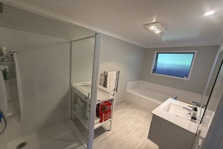 Photo of property in 27 Reeves Road, Opawa, Christchurch, 8023