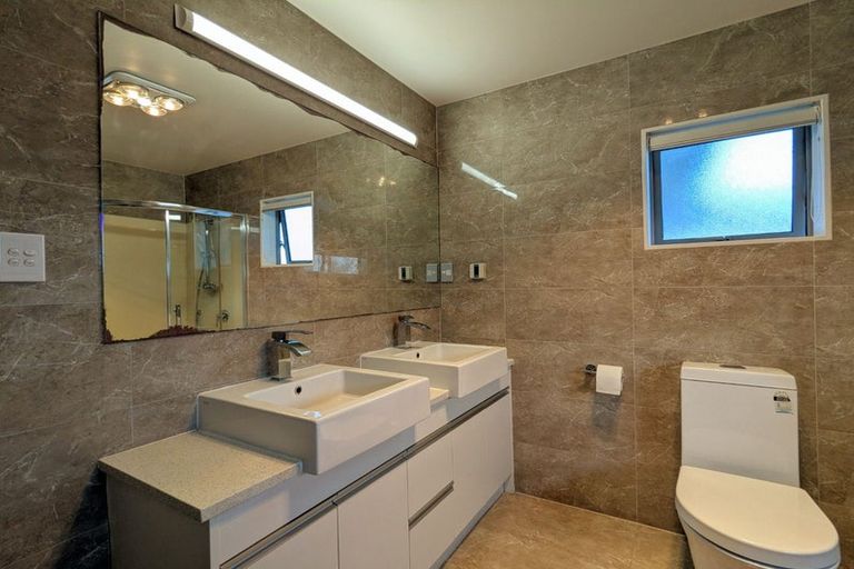 Photo of property in 16 Kira Road, Flat Bush, Auckland, 2016