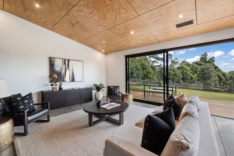Photo of property in 27 Brownhill Road, Whitford, Manurewa, 2576