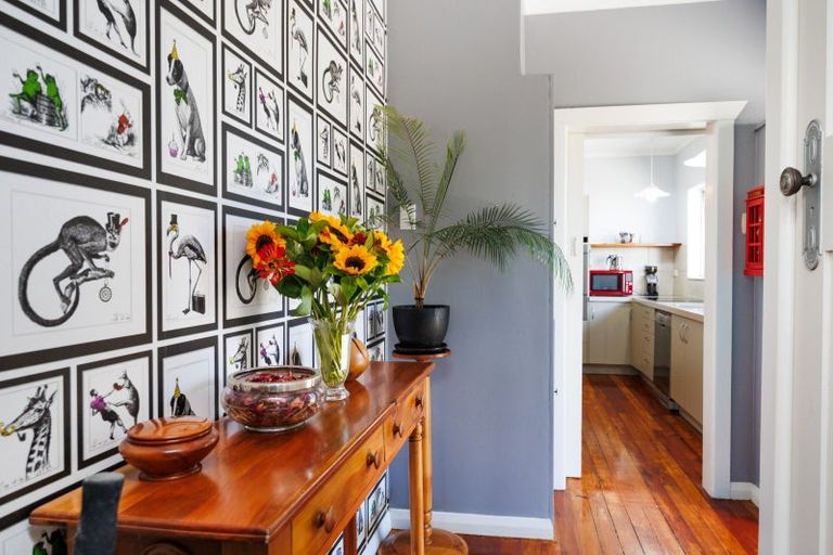 Photo of property in 462 Featherston Street, Palmerston North, 4414