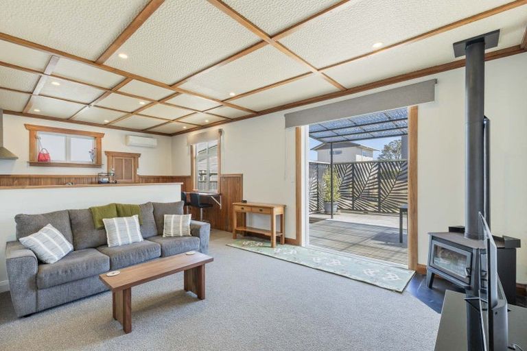 Photo of property in 7b French Street, Moturoa, New Plymouth, 4310