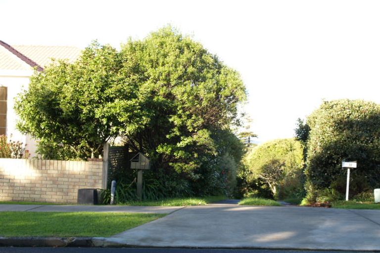 Photo of property in 12a Minerva Terrace, Cockle Bay, Auckland, 2014
