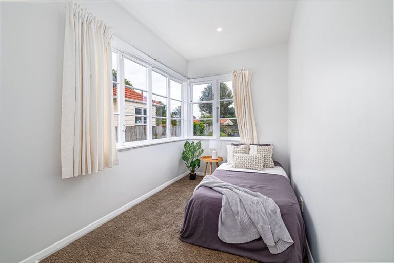 Photo of property in 58 Wilsons Road, Saint Martins, Christchurch, 8022