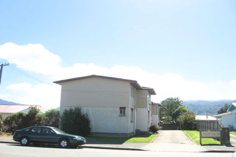 Photo of property in 1/62 Martin Street, Wallaceville, Upper Hutt, 5018
