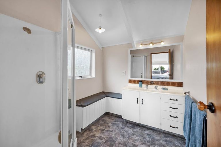 Photo of property in 21 Nikau Street, Inglewood, 4330