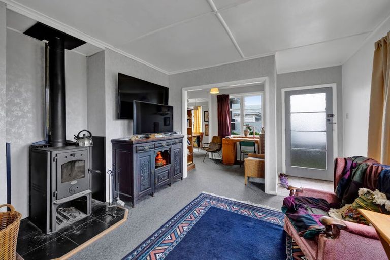 Photo of property in 30 Leicester Street, Patea, 4520