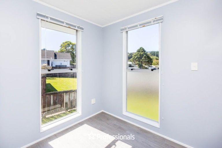 Photo of property in 23 Blueberry Grove, Timberlea, Upper Hutt, 5018