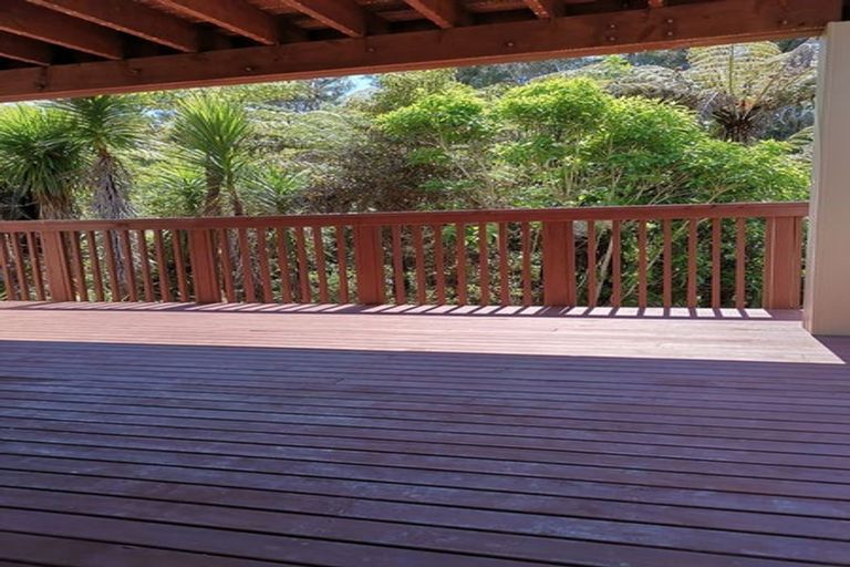 Photo of property in 16 Para Close, Fairview Heights, Auckland, 0632