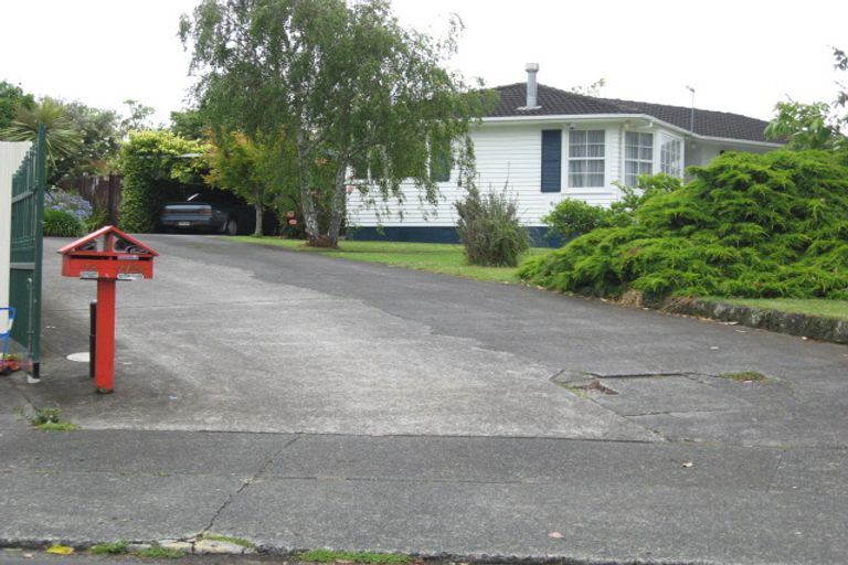 Photo of property in 2/30 Kea Place, Mangere Bridge, Auckland, 2022