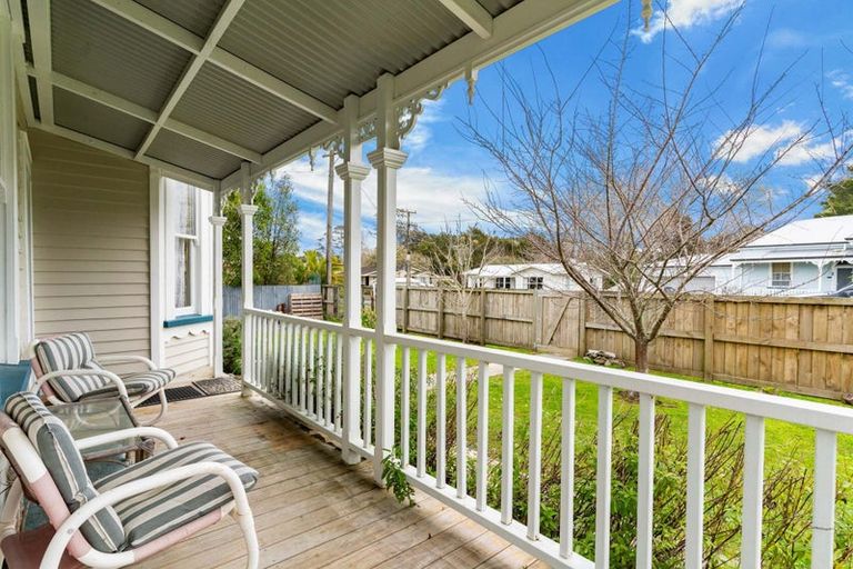 Photo of property in 10 Franklin Road, Paparoa, 0571