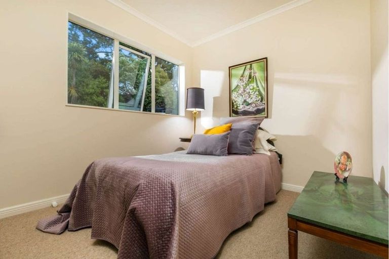Photo of property in 4a Viridian Lane, Greenhithe, Auckland, 0632