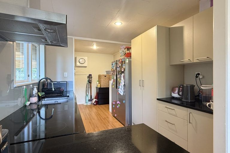 Photo of property in 31 Spinella Drive, Bayview, Auckland, 0629