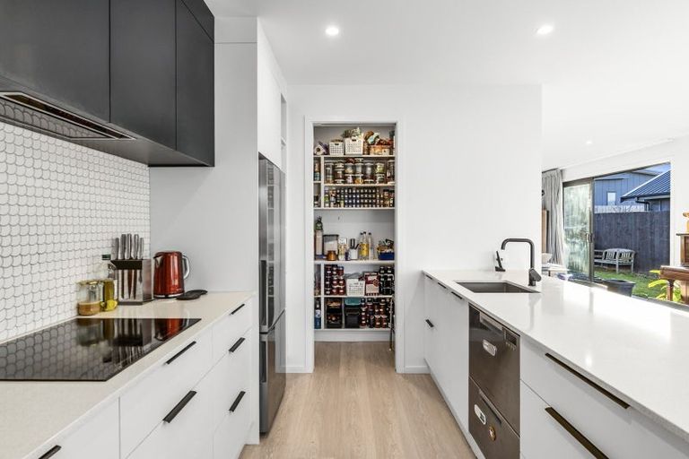 Photo of property in 7 Tahi Street, Albert Town, Wanaka, 9305