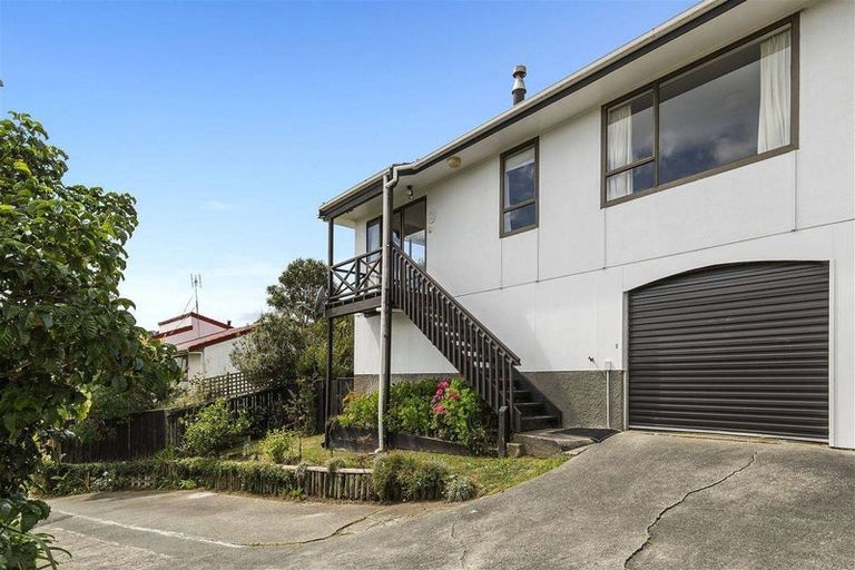 Photo of property in 4 Kinloch Place, Papakowhai, Porirua, 5024