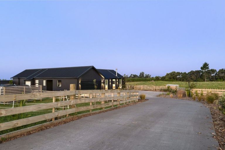Photo of property in 589 Kent Road, Korito, New Plymouth, 4371
