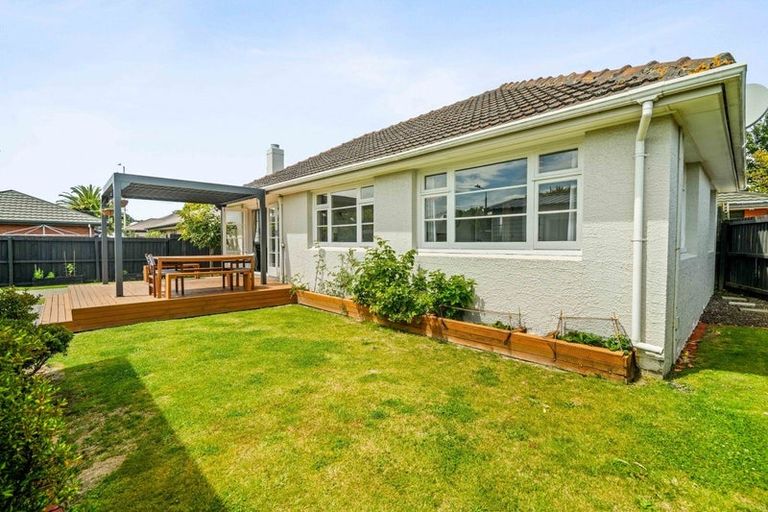 Photo of property in 2 Rustic Lane, Spreydon, Christchurch, 8024
