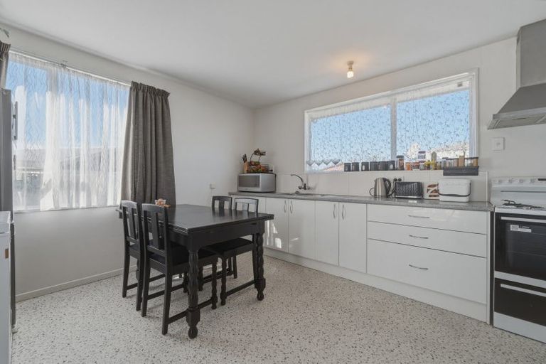 Photo of property in 2/202 Sawyers Arms Road, Bishopdale, Christchurch, 8053