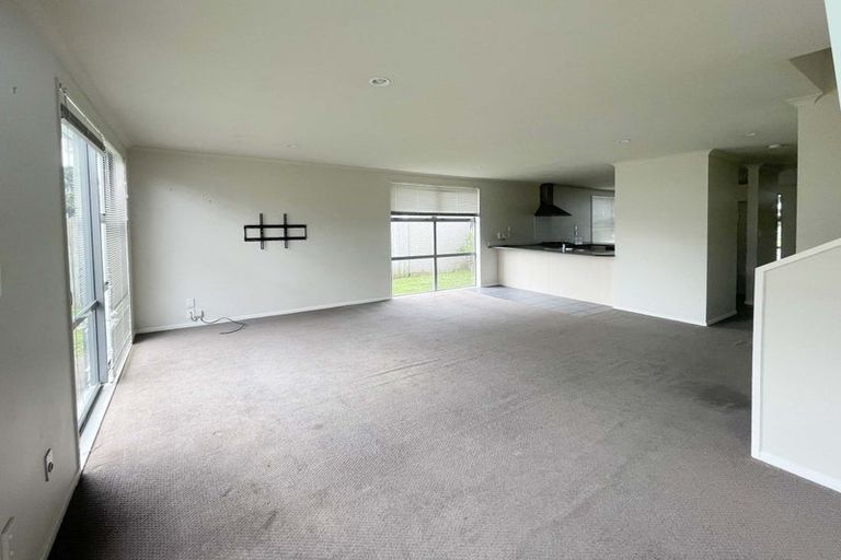 Photo of property in 25 Figaro Crescent, Takanini, 2112