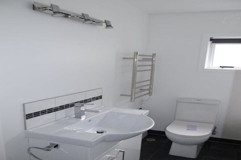 Photo of property in 16c Lincoln Avenue, Tawa, Wellington, 5028