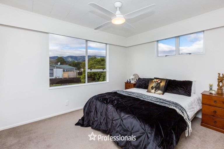 Photo of property in 5 Camden Road, Totara Park, Upper Hutt, 5018