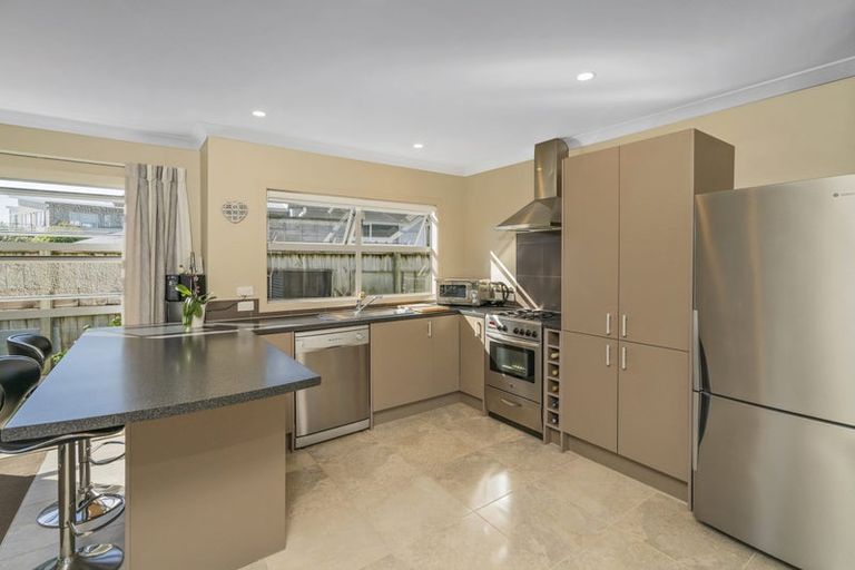 Photo of property in 8 Dotterel Place, Whitianga, 3510