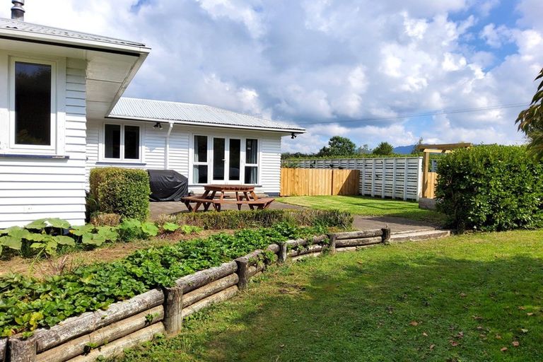 Photo of property in 165 No 2 Road, Te Puke, 3182