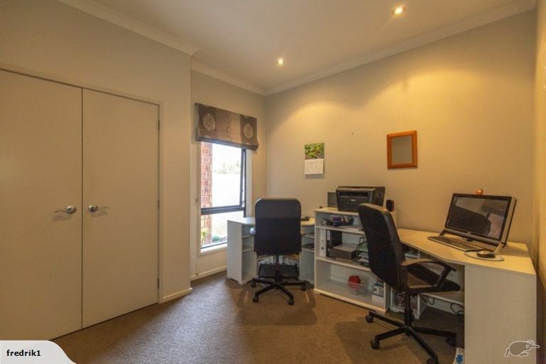 Photo of property in 14 Hampshire Court, Flagstaff, Hamilton, 3210