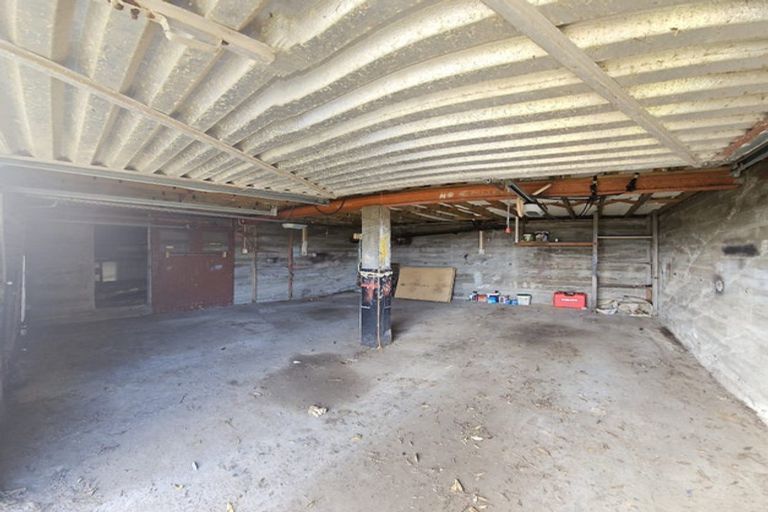 Photo of property in 170 The Esplanade, Island Bay, Wellington, 6023