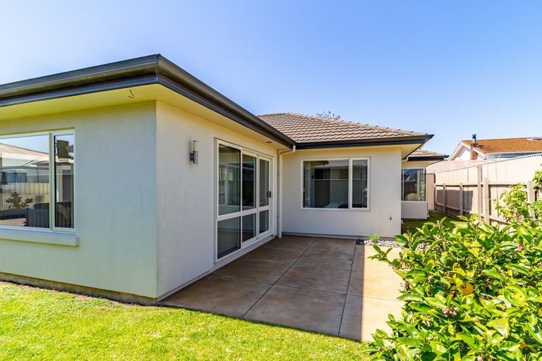 Photo of property in 1b Oxford Street, Taradale, Napier, 4112