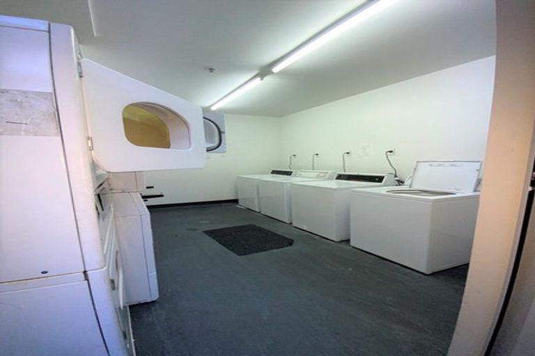 Photo of property in Hanson House, 27u2 Hanson Street, Mount Cook, Wellington, 6021