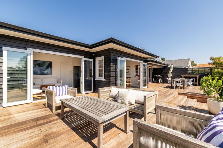 Photo of property in 15 Gillean Street, Havelock North, 4130