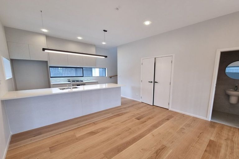 Photo of property in 8 Matau Way, Hauraki, 0622