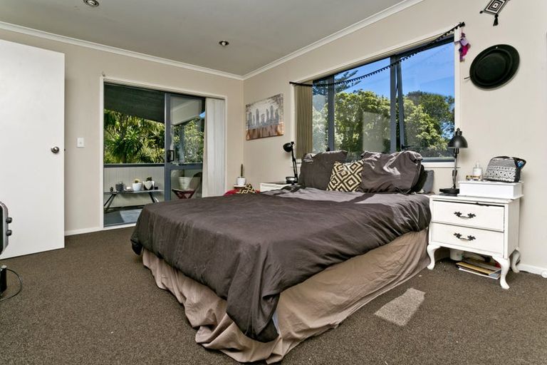 Photo of property in 48 Tauhinu Road, Greenhithe, Auckland, 0632