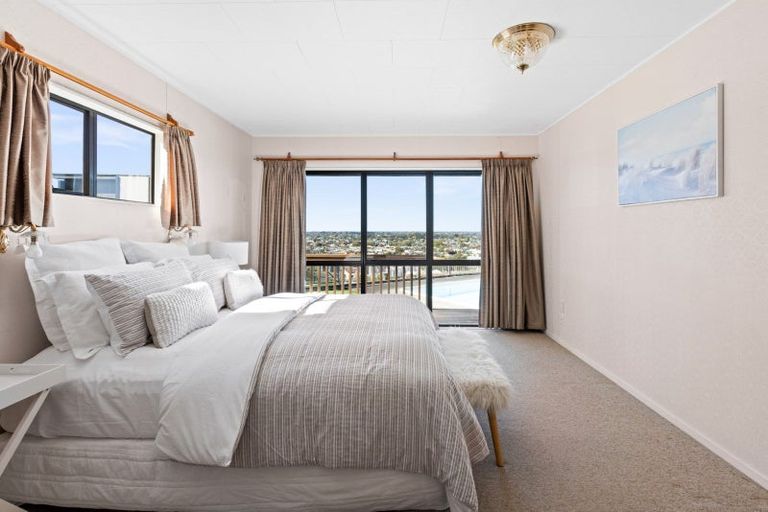 Photo of property in 35 Cumberland Rise, Taradale, Napier, 4112