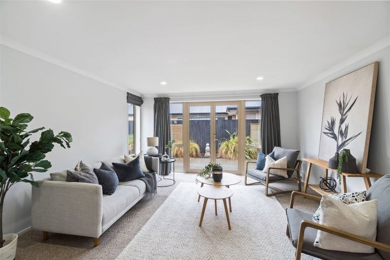 Photo of property in 12 Mataroa Place, Parklands, Christchurch, 8083