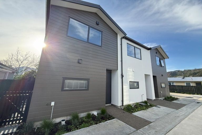 Photo of property in 24a Pearce Crescent, Taita, Lower Hutt, 5011
