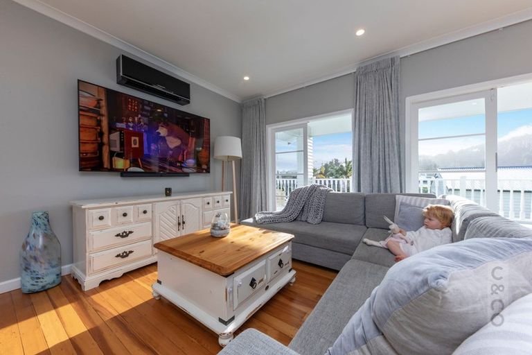 Photo of property in 7 Cambridge Road, Riverhead, 0820