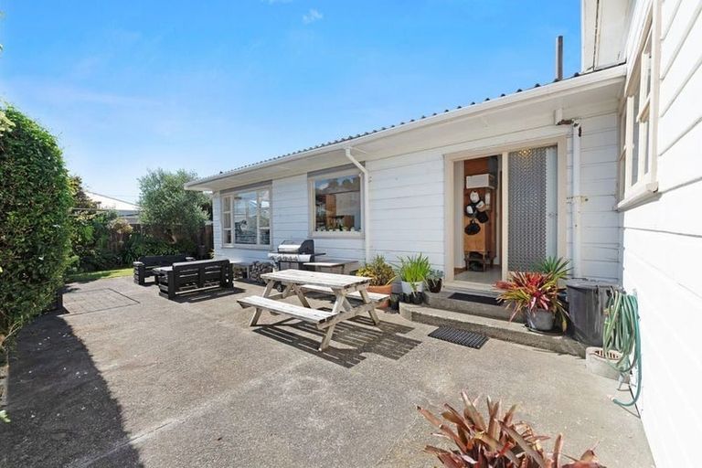 Photo of property in 16 Cockburn Street, Kilbirnie, Wellington, 6022